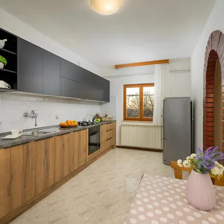 Apartment Stunning In With Wifi